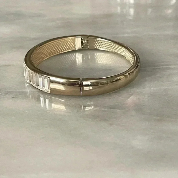 Baguette Crystal Hinge Bracelet - Picture 4 of 12